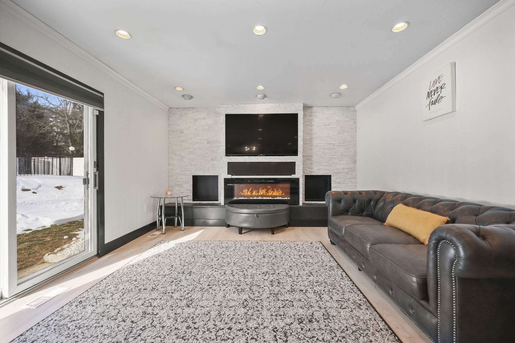 34 Sandalwood, East Brunswick, NJ 08816