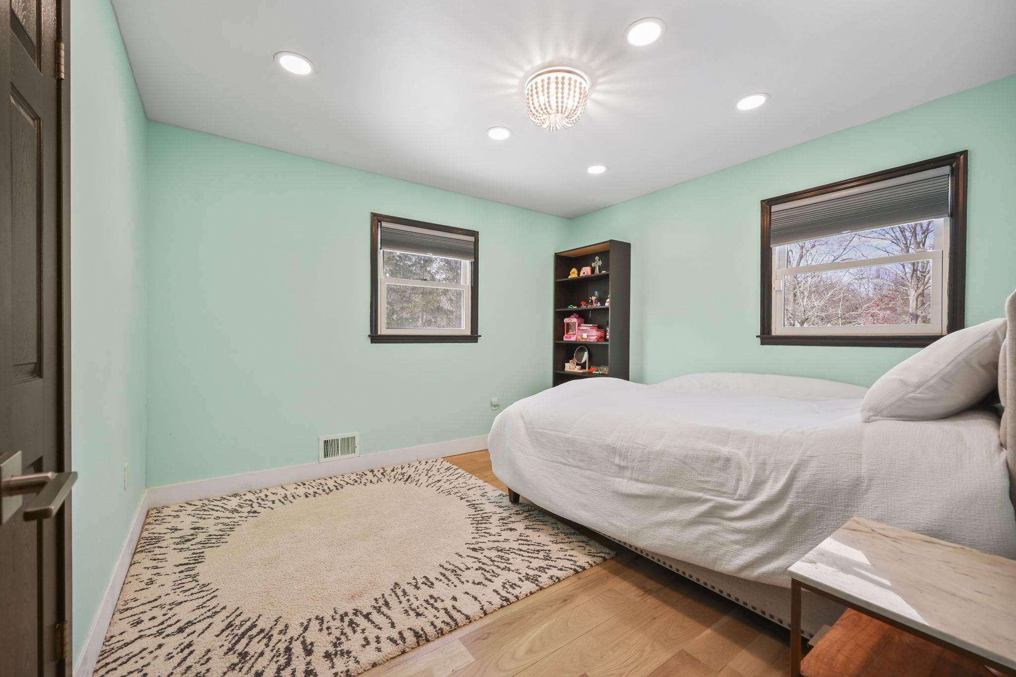 34 Sandalwood, East Brunswick, NJ 08816