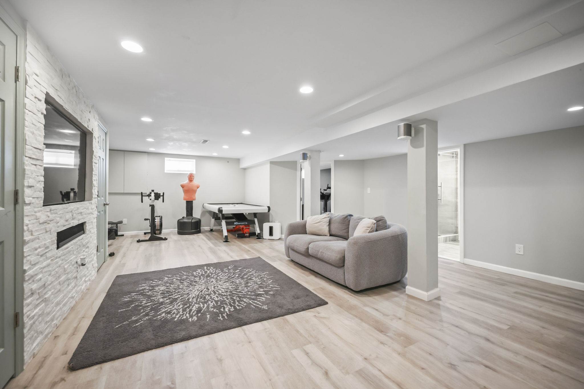 34 Sandalwood, East Brunswick, NJ 08816