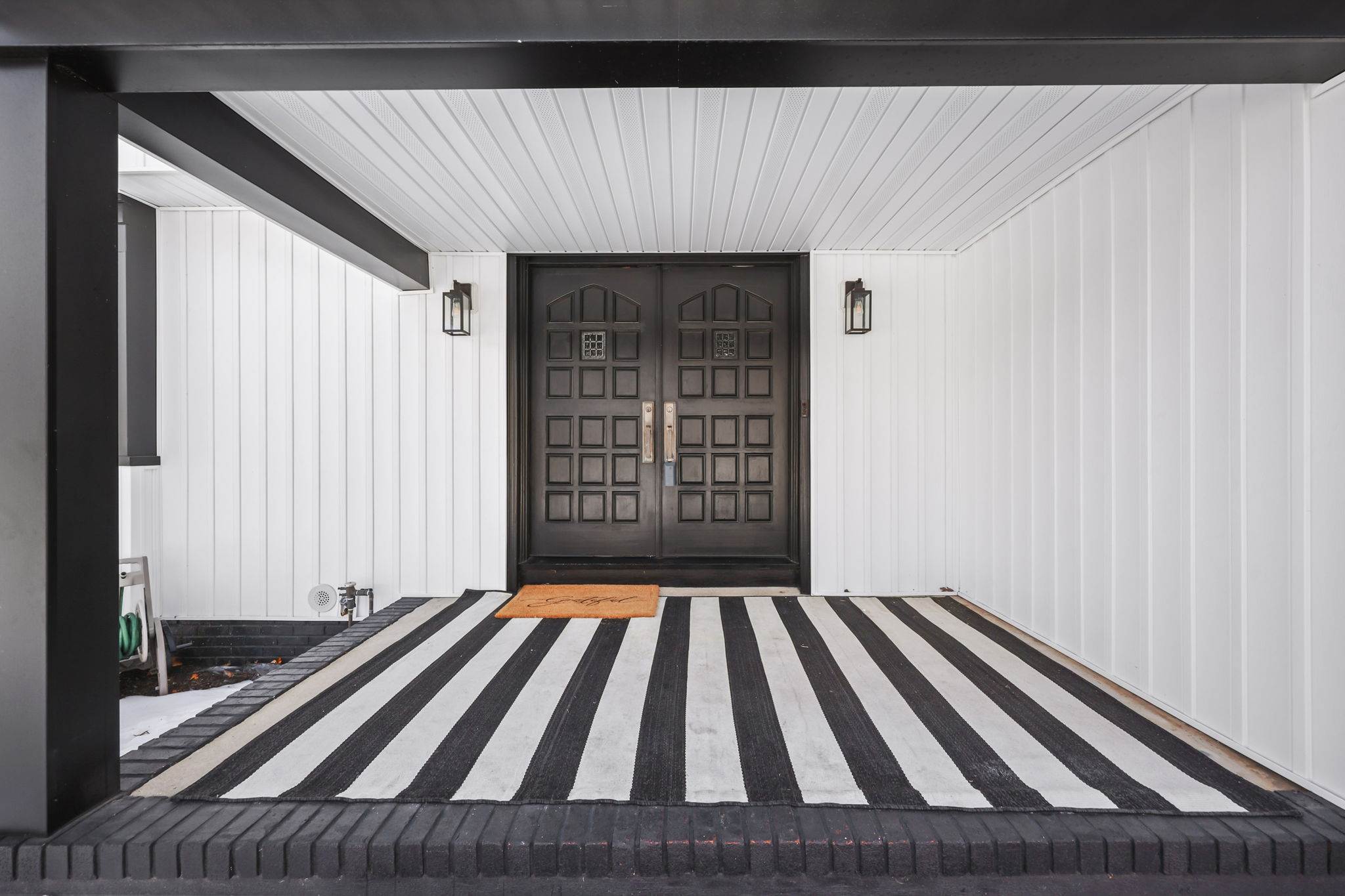 34 Sandalwood, East Brunswick, NJ 08816