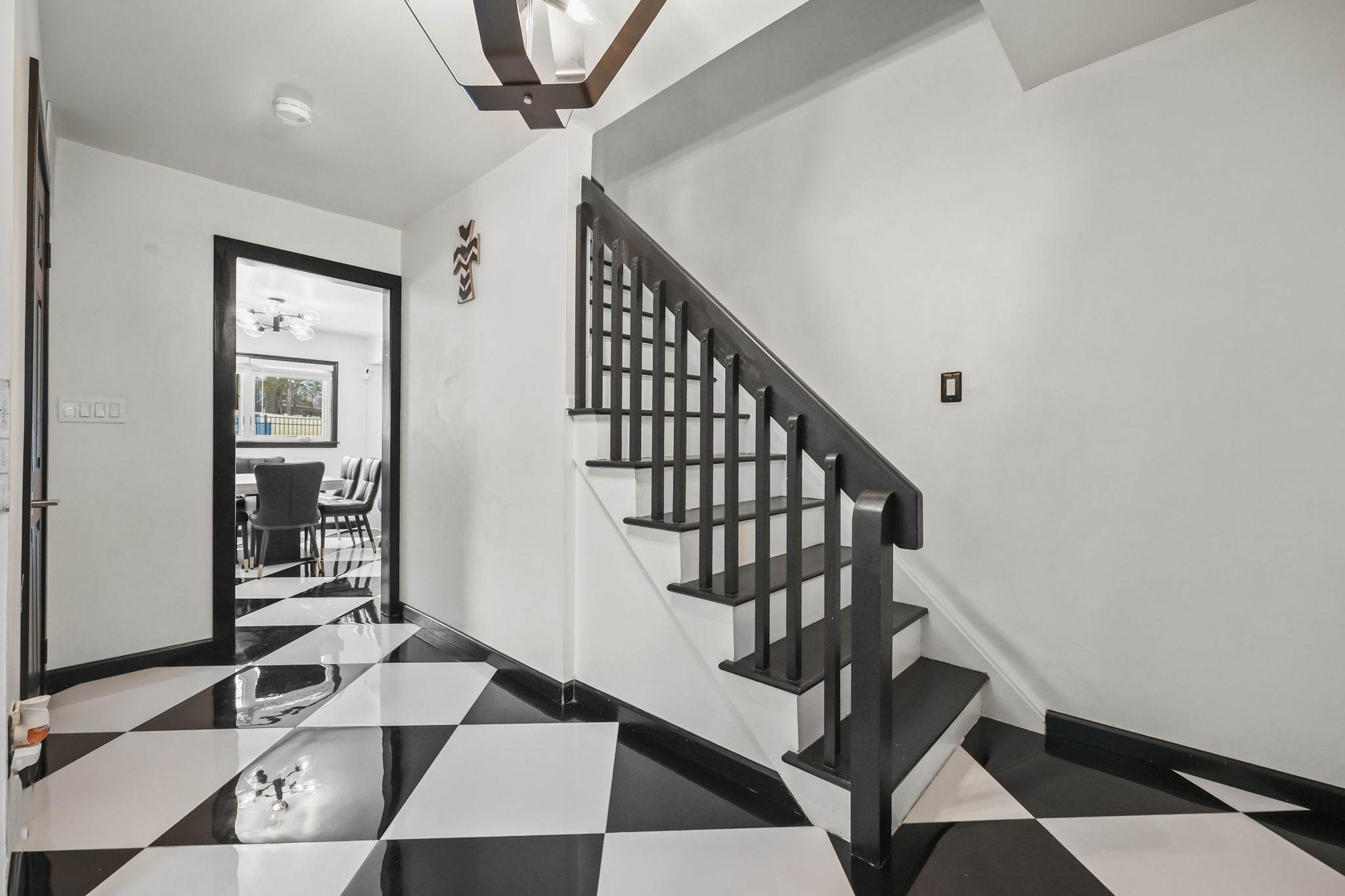 34 Sandalwood, East Brunswick, NJ 08816