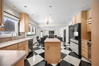 34 Sandalwood, East Brunswick, NJ 08816