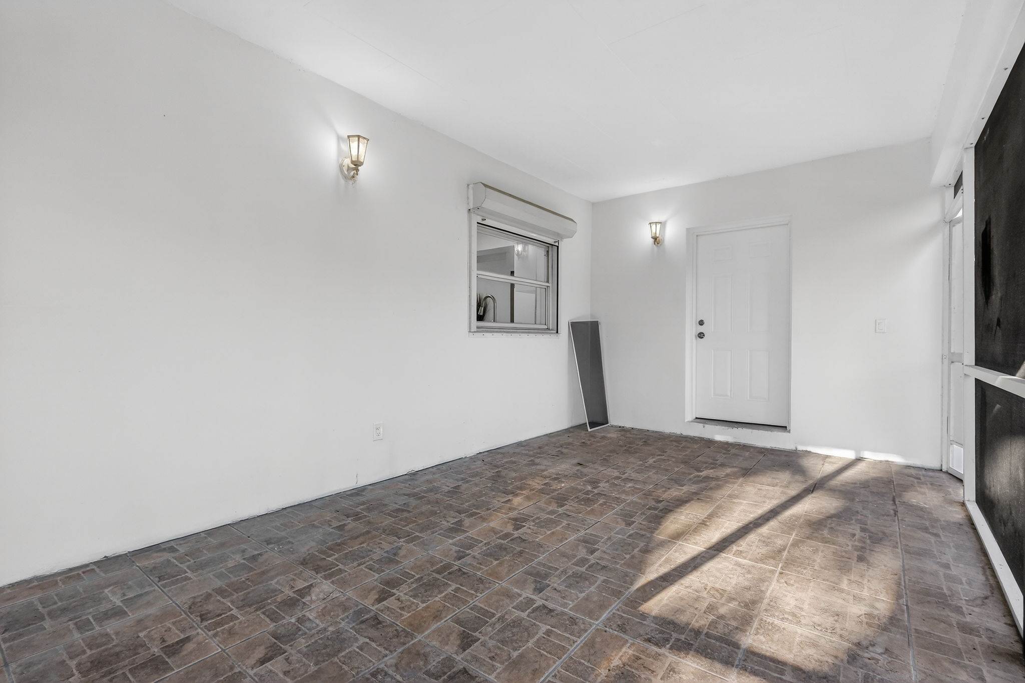 631, #Curtis Pkwy, Miami, FL 33010