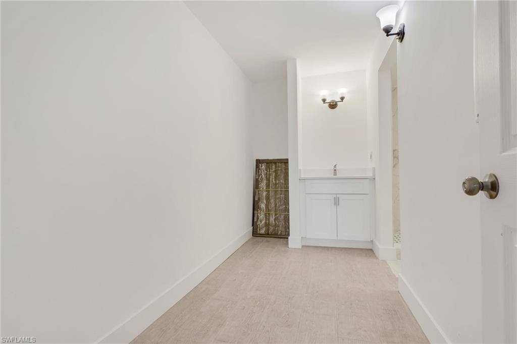 2366 E. Mall Dr, Apt. 101, Fort Myers, FL 33901