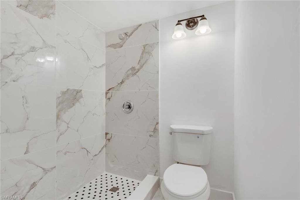 2366 E. Mall Dr, Apt. 101, Fort Myers, FL 33901