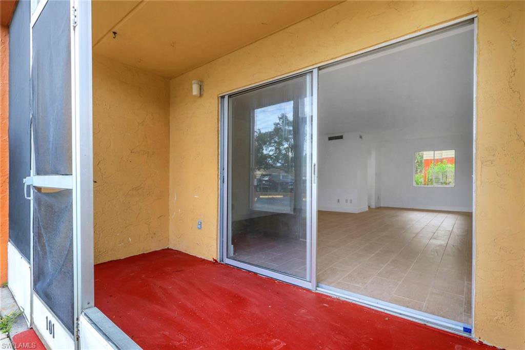 2366 E. Mall Dr, Apt. 101, Fort Myers, FL 33901