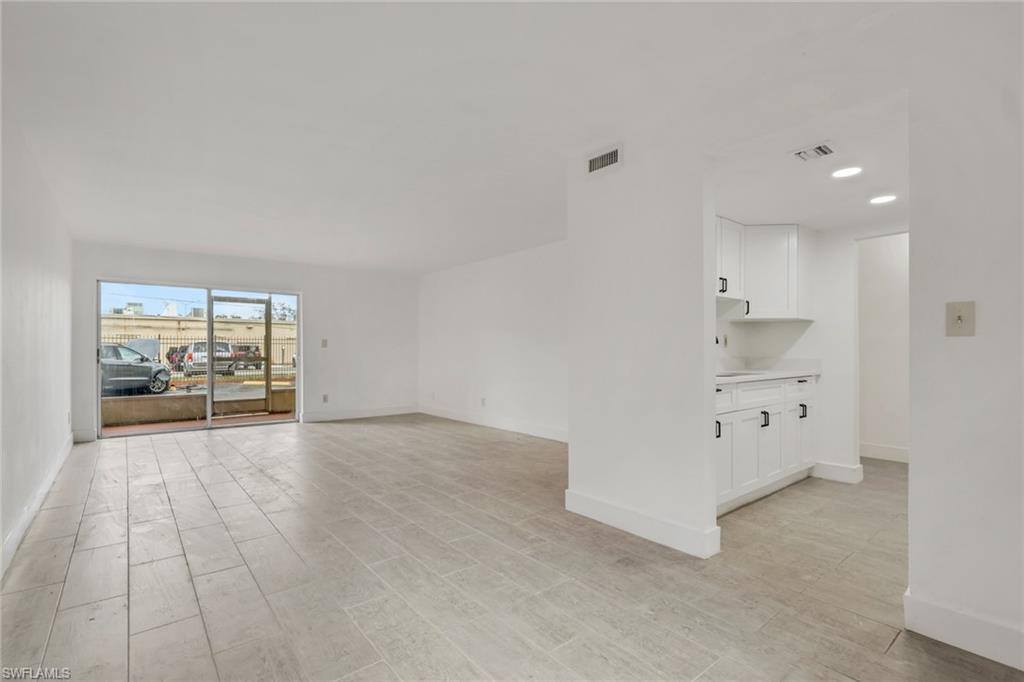 2366 E. Mall Dr, Apt. 101, Fort Myers, FL 33901