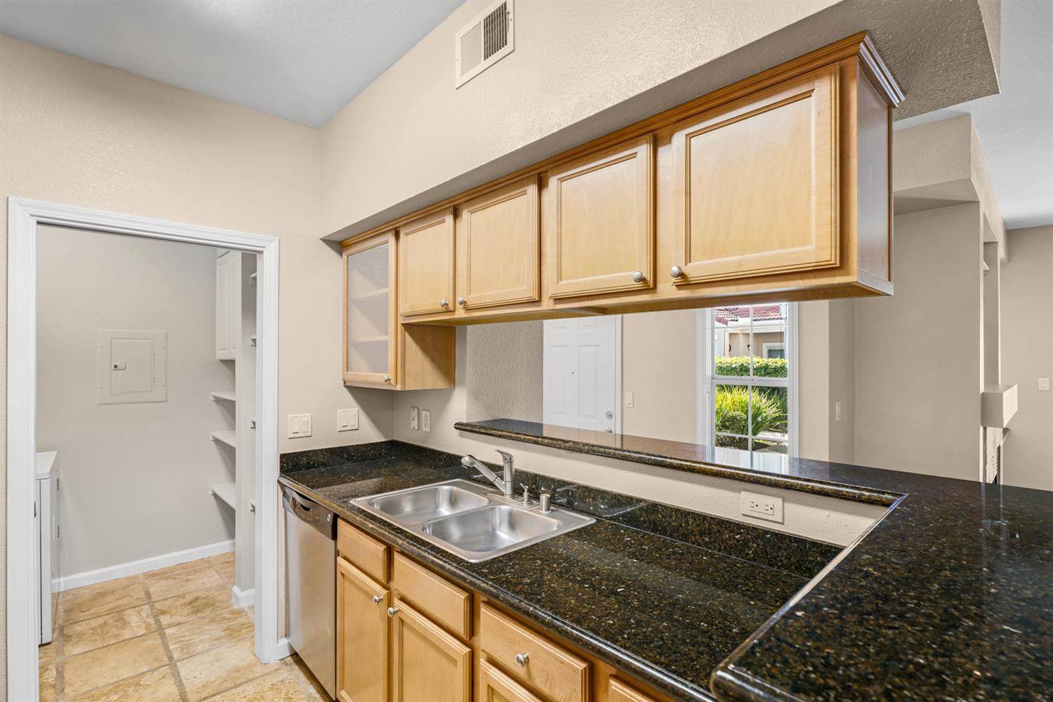 885 Halidon Way, Folsom, CA 95630