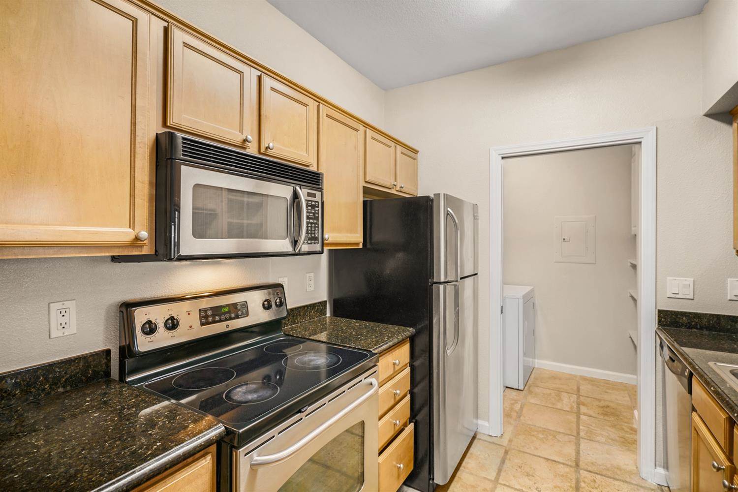 885 Halidon Way, Folsom, CA 95630