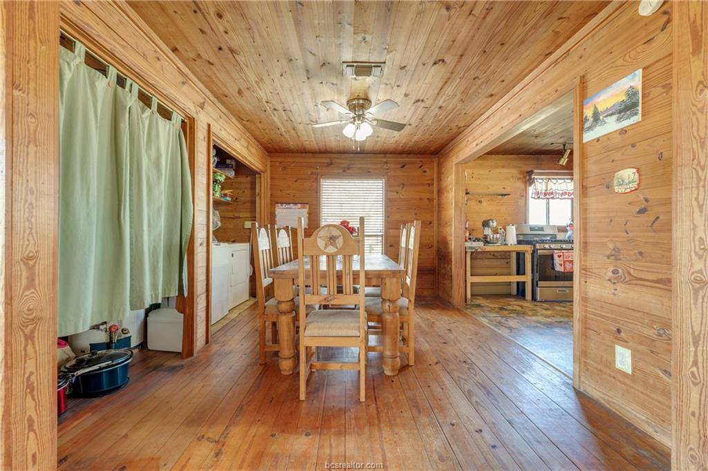 1377 Westbrook Road, Navasota, TX 77868