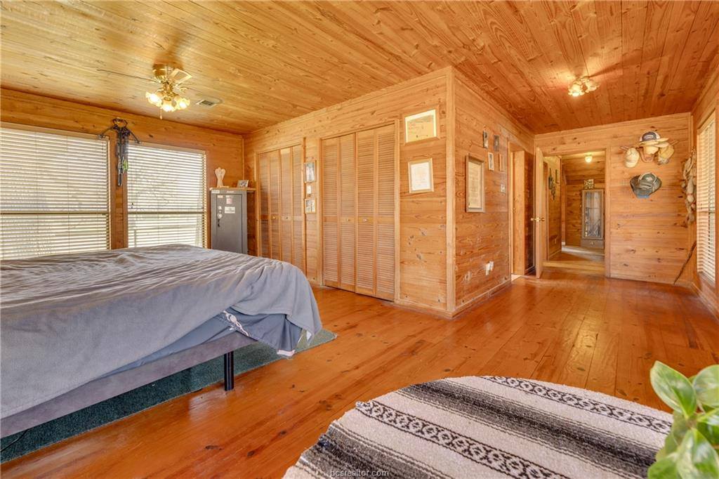 1377 Westbrook Road, Navasota, TX 77868