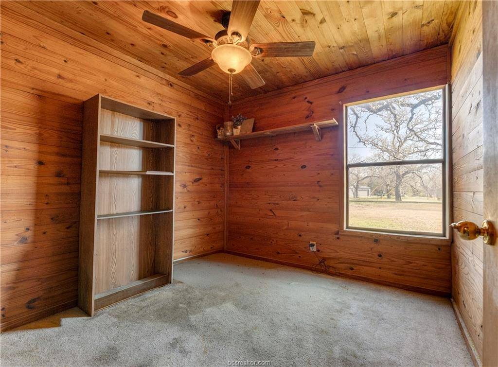 1377 Westbrook Road, Navasota, TX 77868