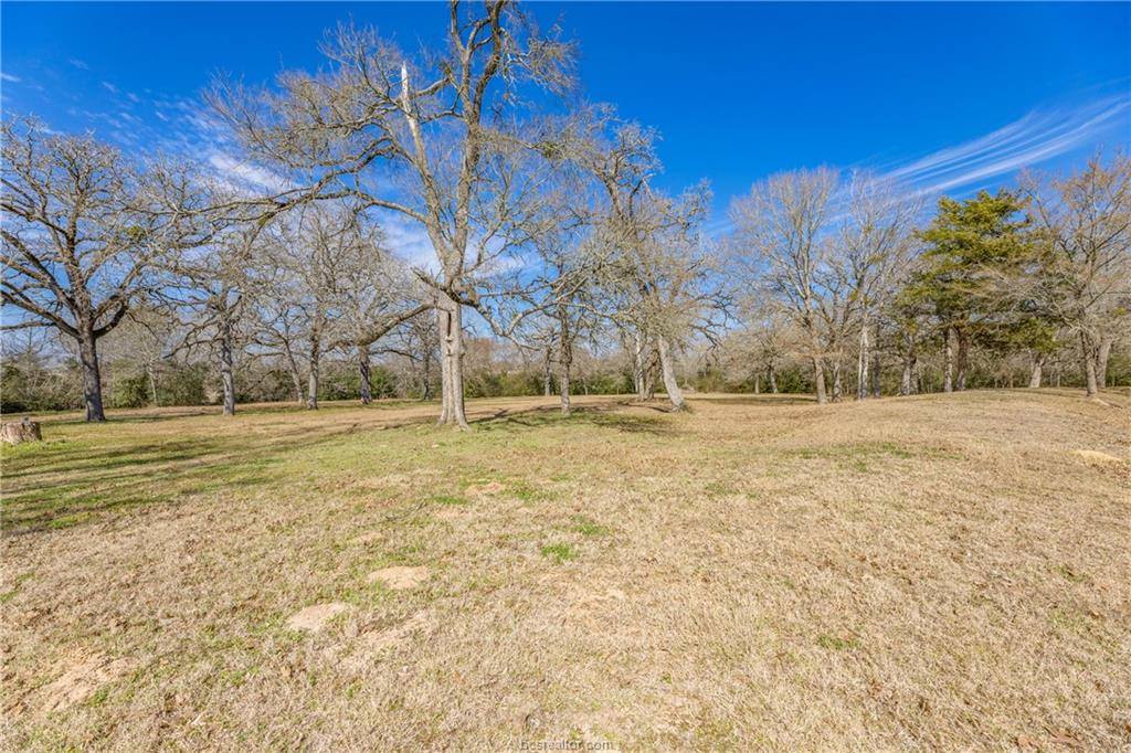 1377 Westbrook Road, Navasota, TX 77868