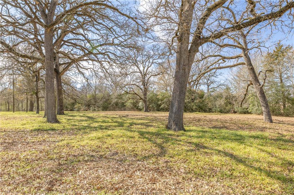 1377 Westbrook Road, Navasota, TX 77868
