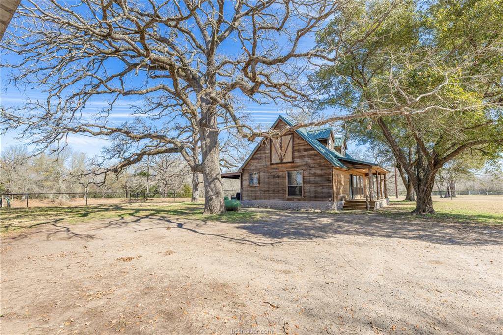 1377 Westbrook Road, Navasota, TX 77868