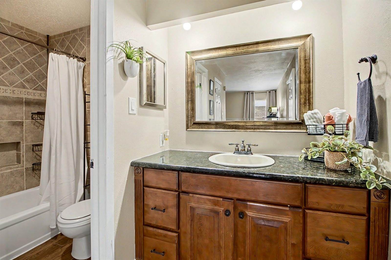 1901 Holleman Drive West, #502, College Station, TX 77840