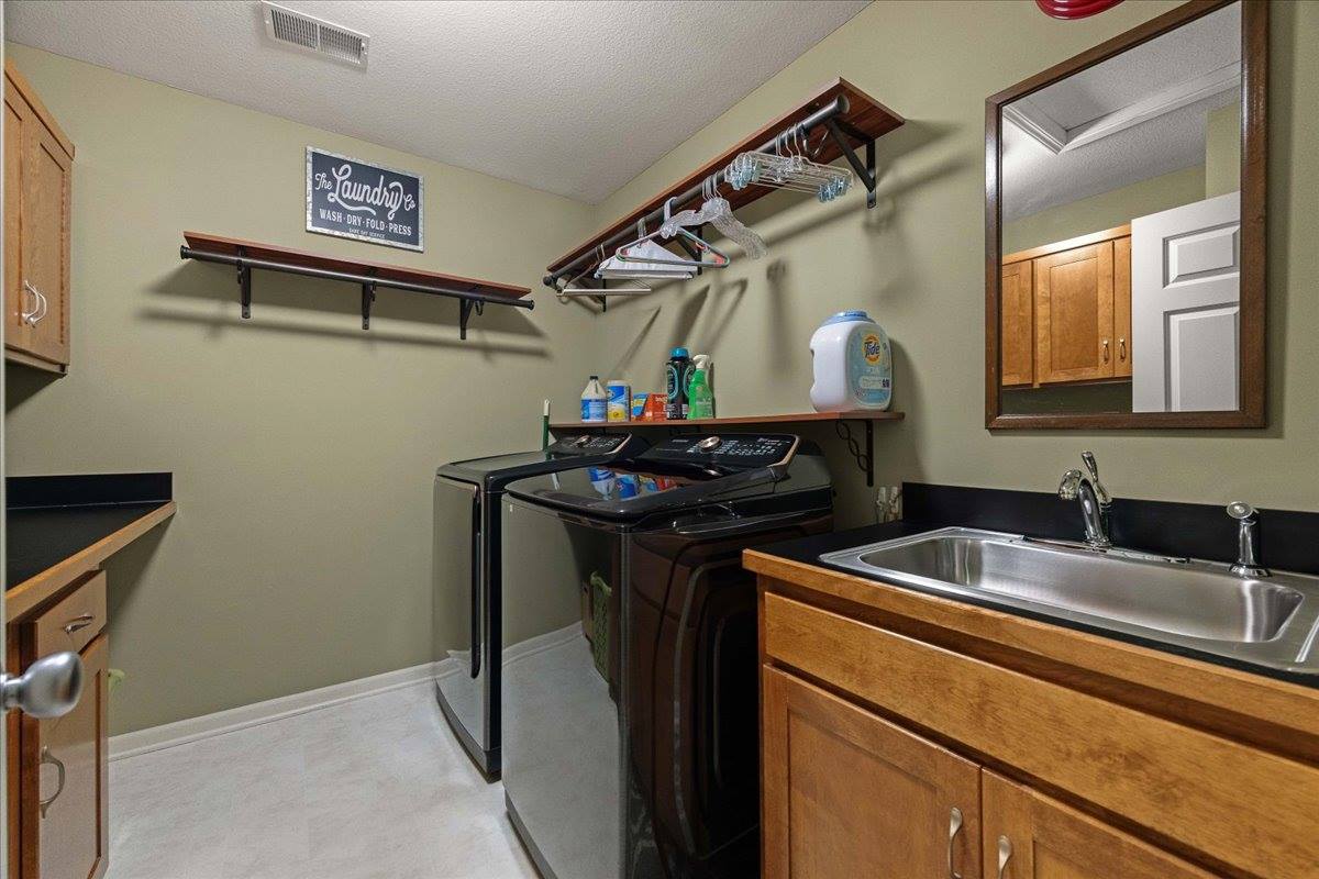 12806 W 123rd Terrace, Overland Park, KS 66213