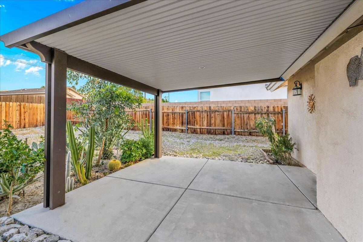 68206 Calle Azteca, Desert Hot Springs, CA 92240