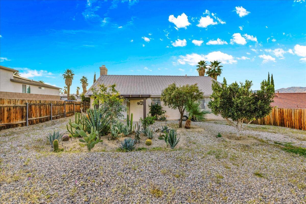 68206 Calle Azteca, Desert Hot Springs, CA 92240