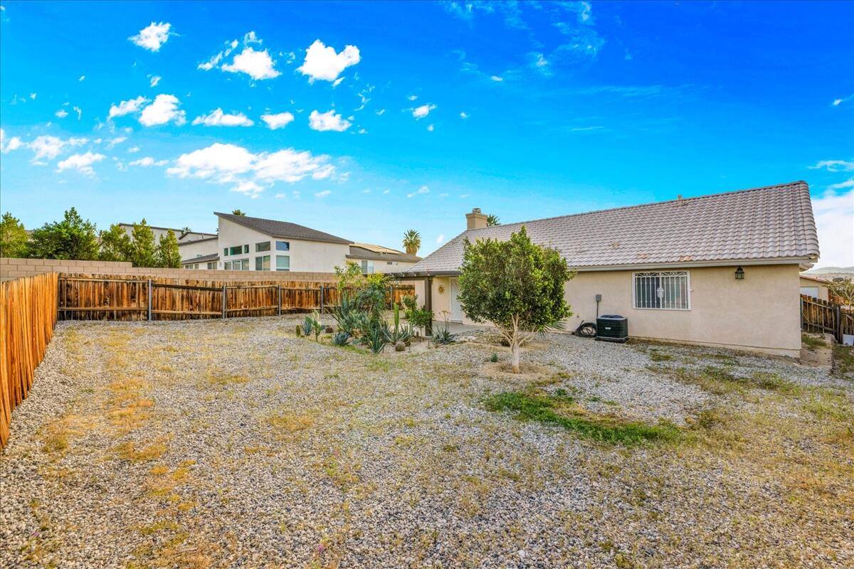 68206 Calle Azteca, Desert Hot Springs, CA 92240