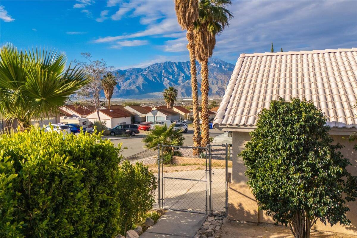68206 Calle Azteca, Desert Hot Springs, CA 92240