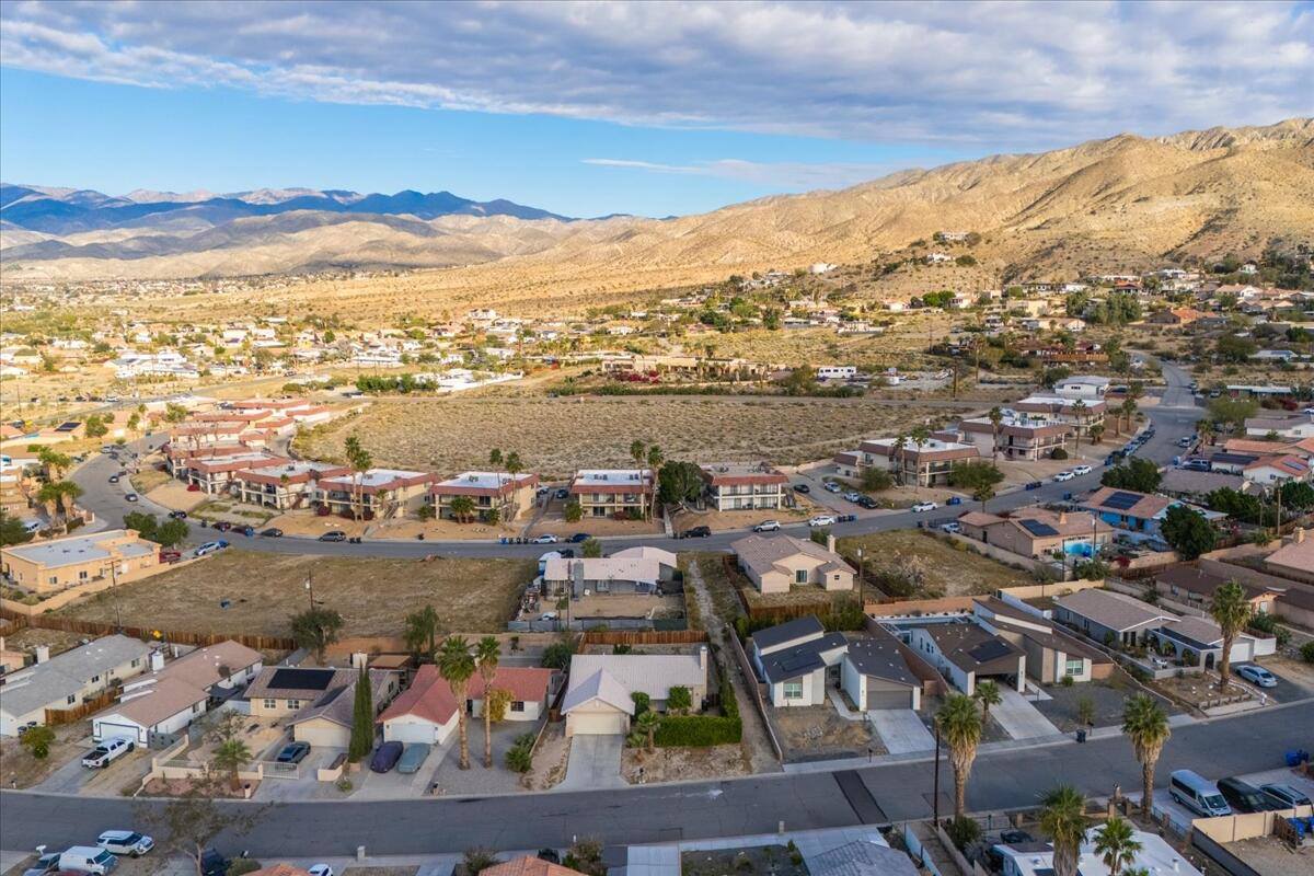 68206 Calle Azteca, Desert Hot Springs, CA 92240