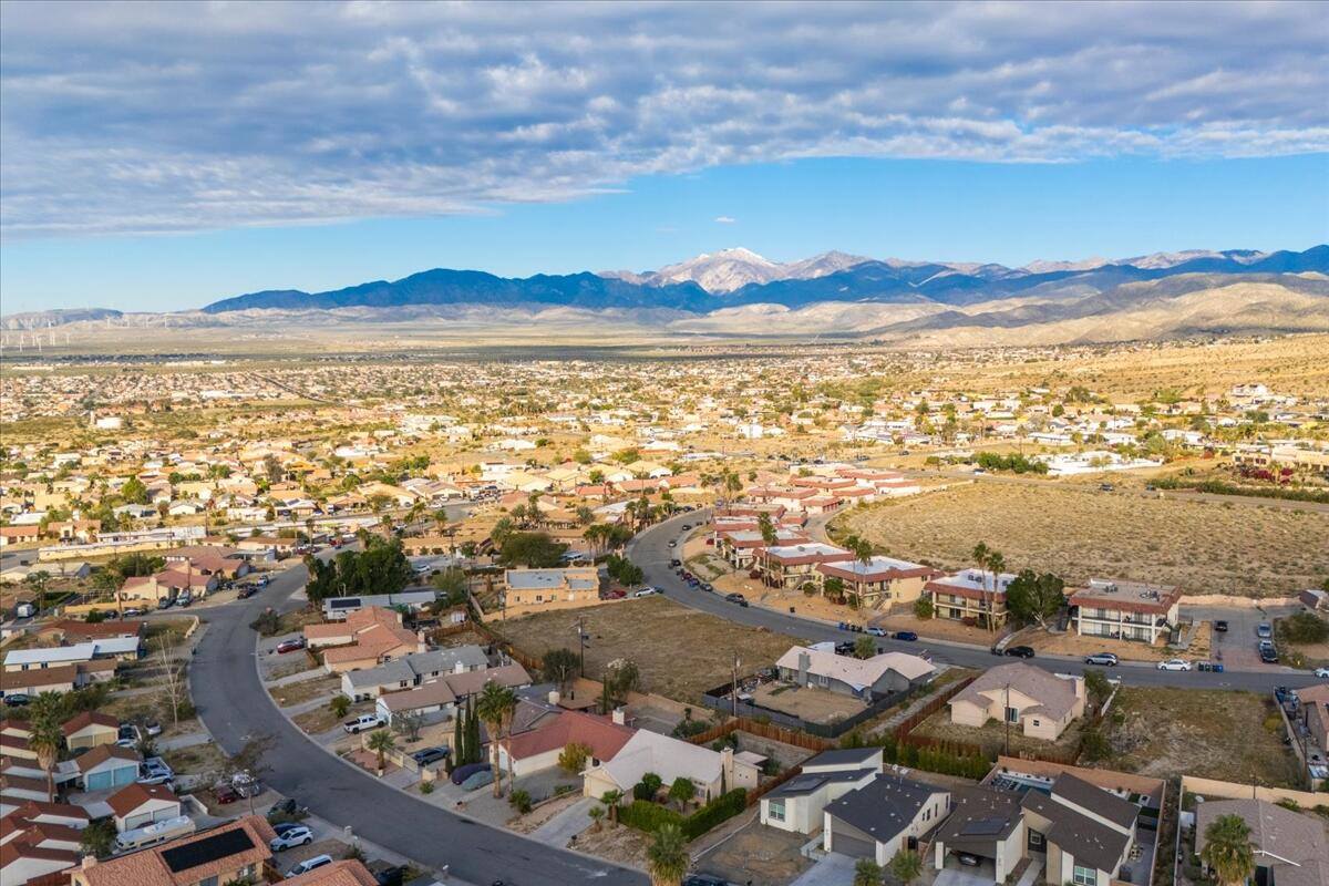 68206 Calle Azteca, Desert Hot Springs, CA 92240