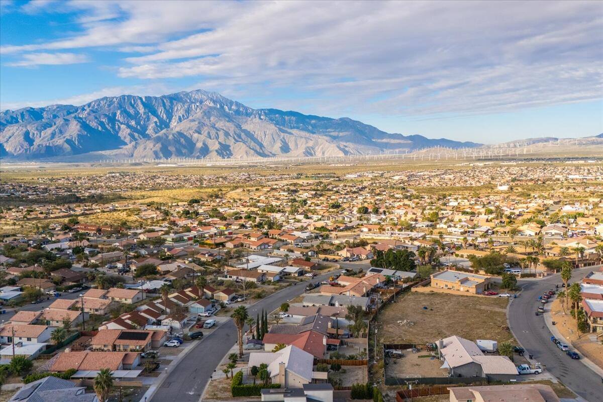 68206 Calle Azteca, Desert Hot Springs, CA 92240