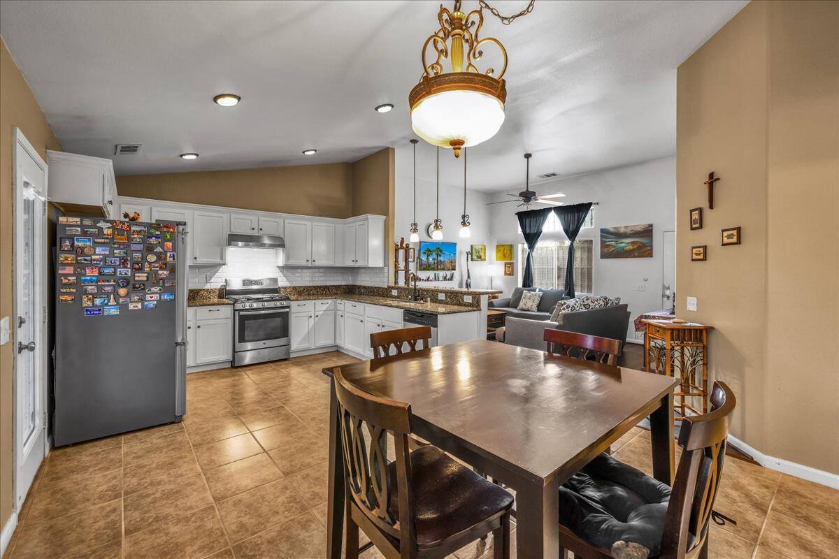 68206 Calle Azteca, Desert Hot Springs, CA 92240