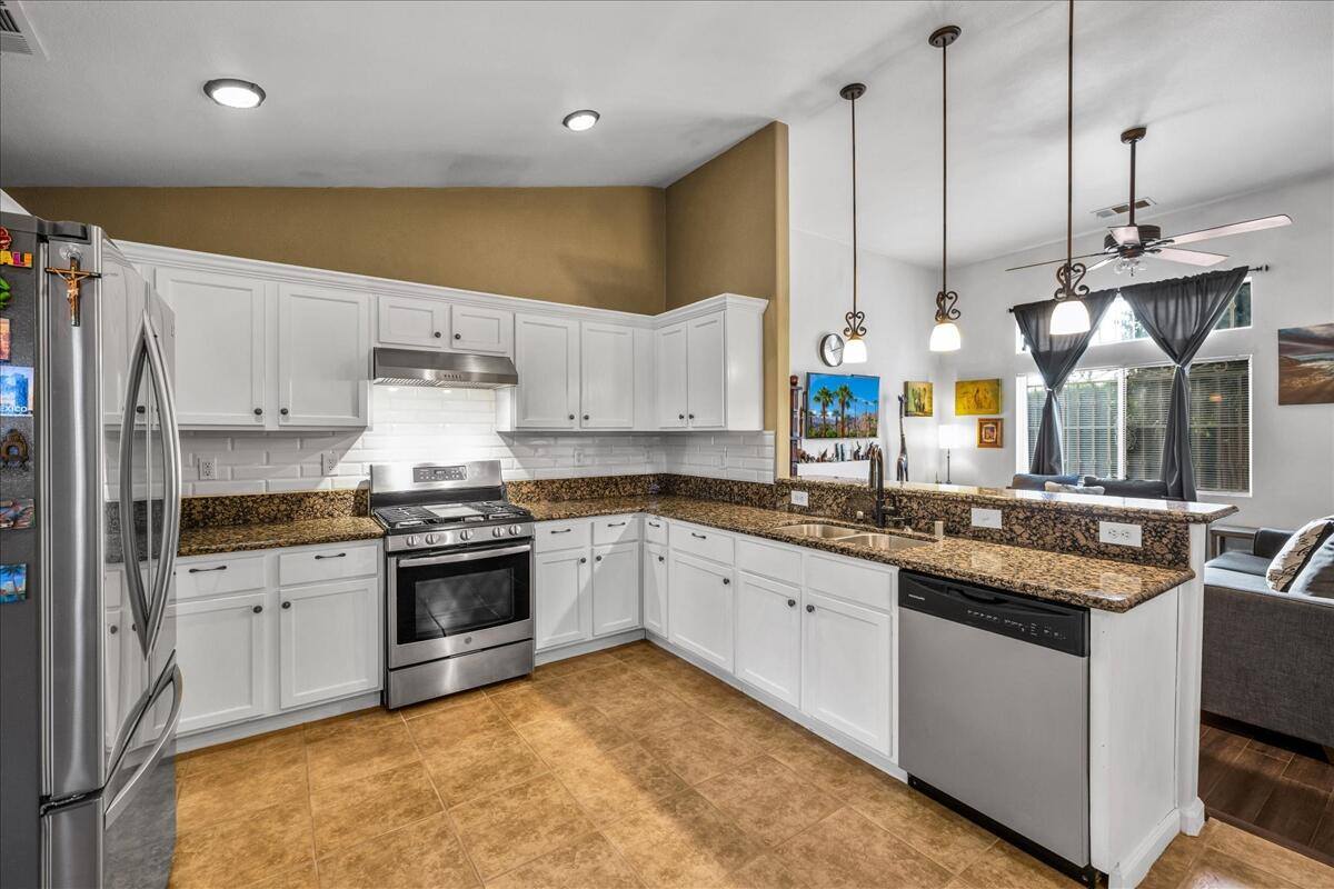 68206 Calle Azteca, Desert Hot Springs, CA 92240