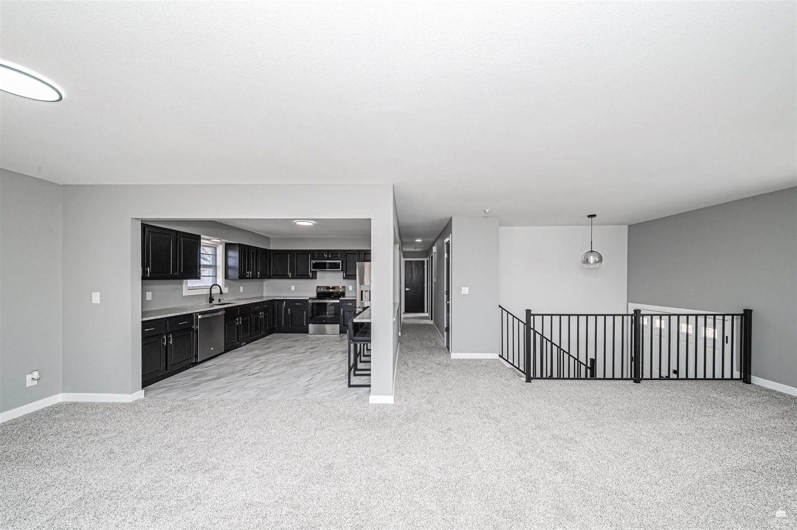 3214 Rolling Hills Drive, Milford, KS 66514