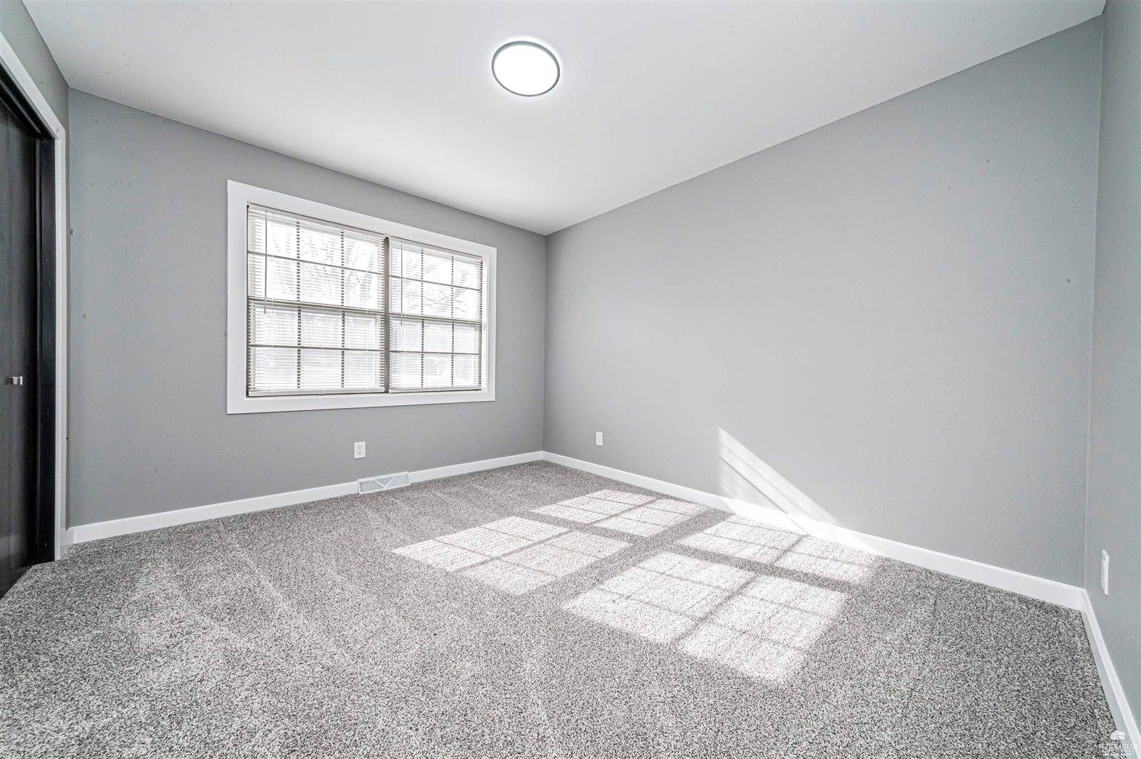 3214 Rolling Hills Drive, Milford, KS 66514