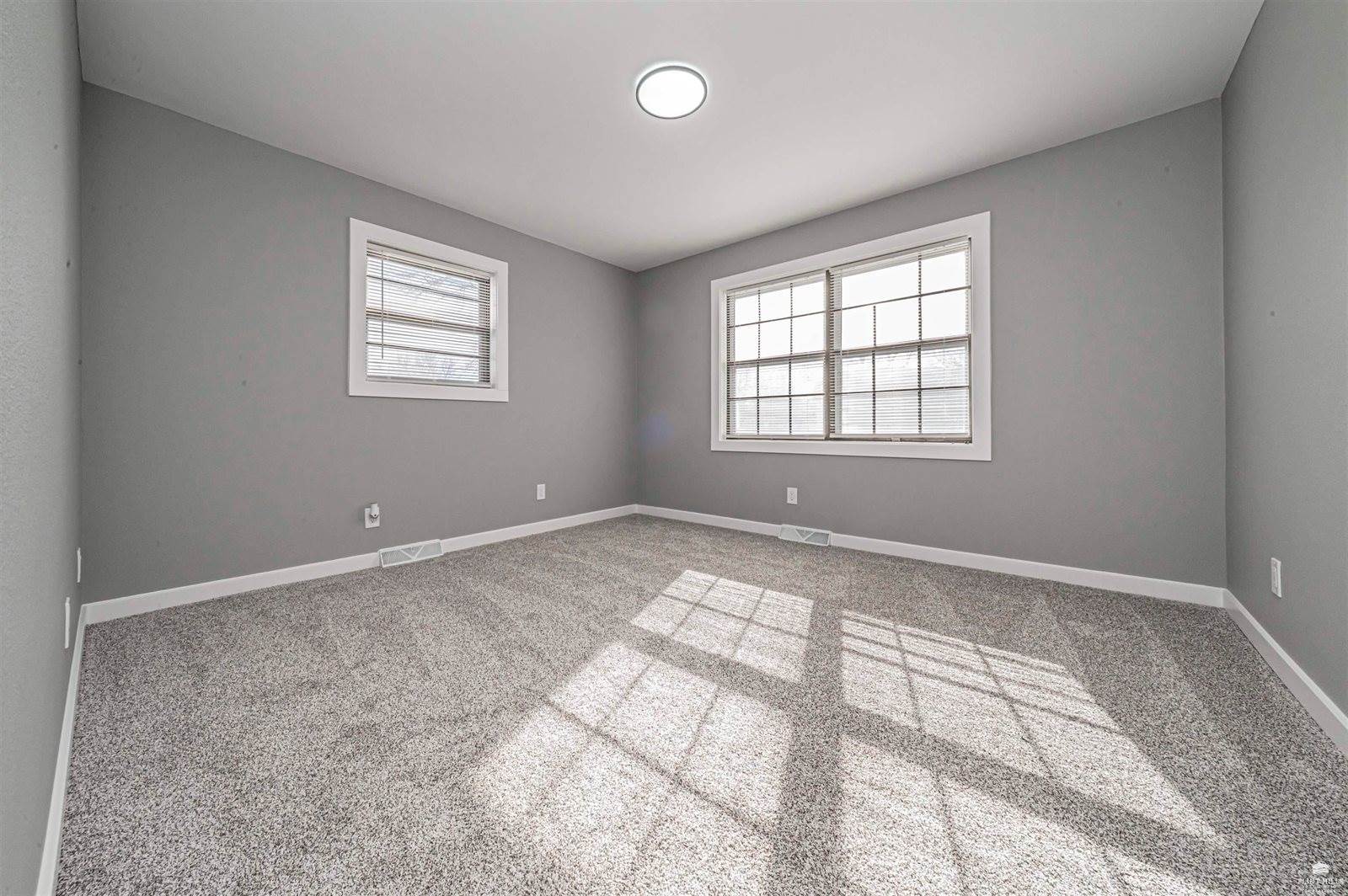 3214 Rolling Hills Drive, Milford, KS 66514