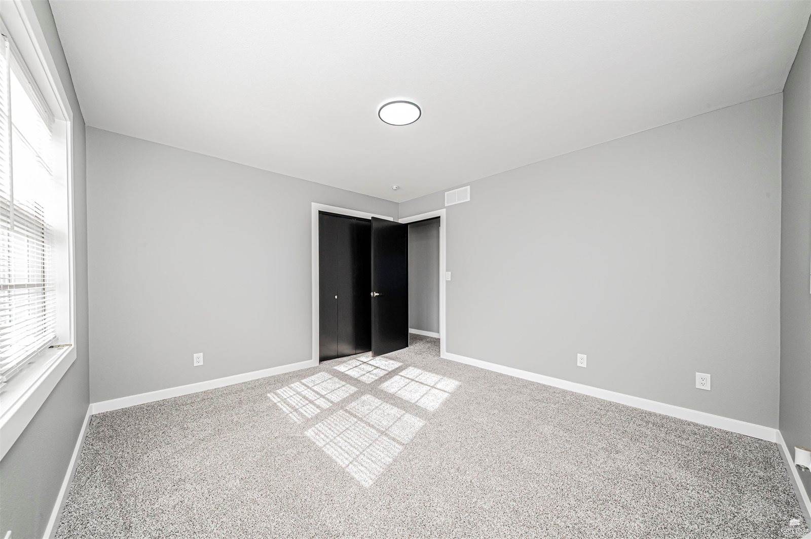 3214 Rolling Hills Drive, Milford, KS 66514