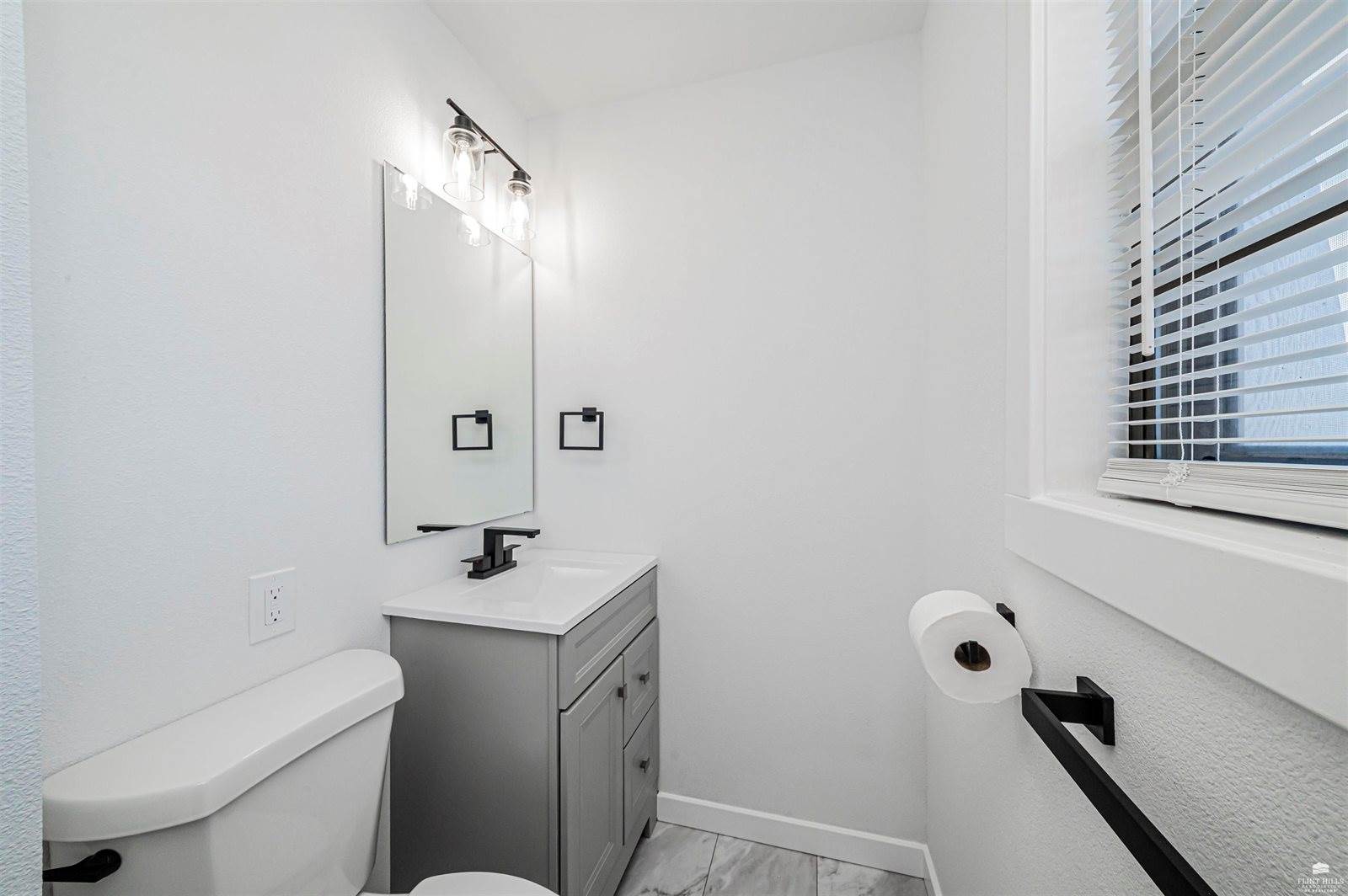 3214 Rolling Hills Drive, Milford, KS 66514