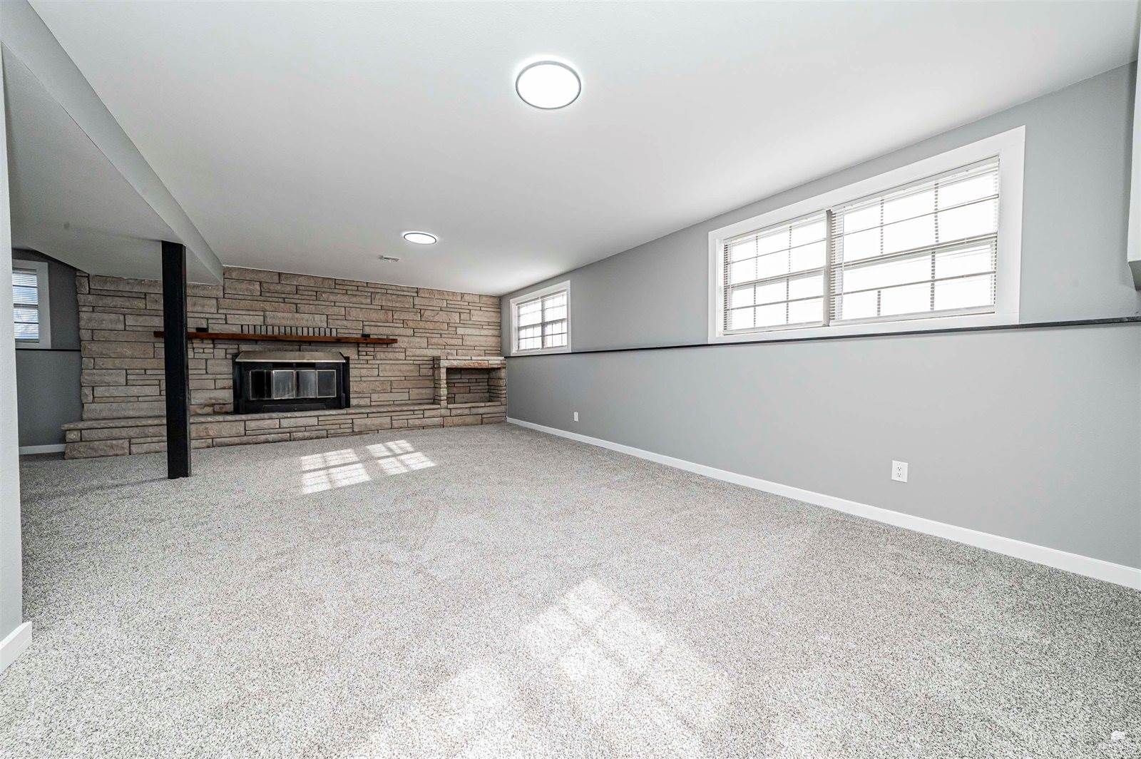 3214 Rolling Hills Drive, Milford, KS 66514