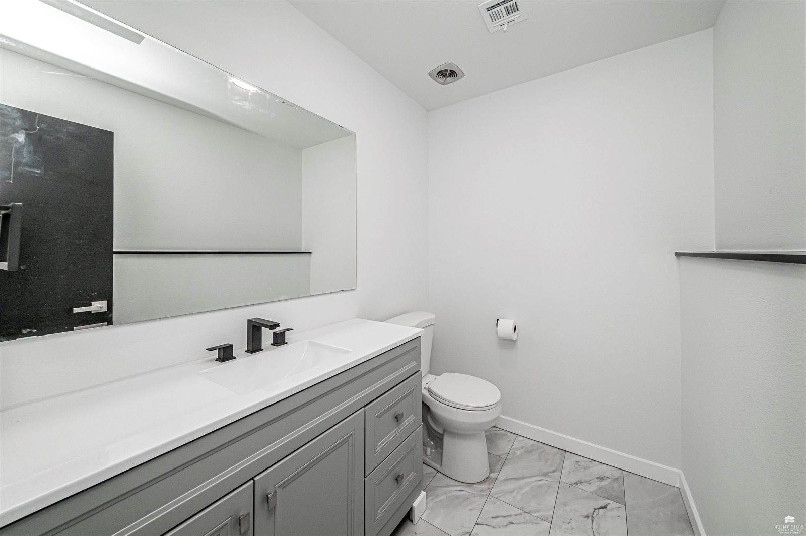 3214 Rolling Hills Drive, Milford, KS 66514