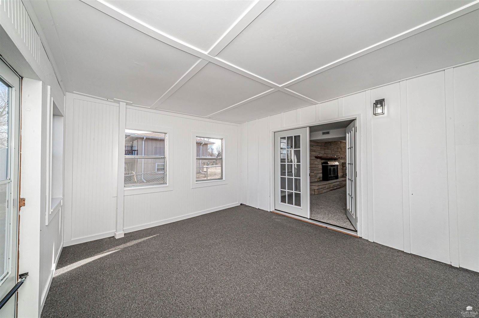 3214 Rolling Hills Drive, Milford, KS 66514