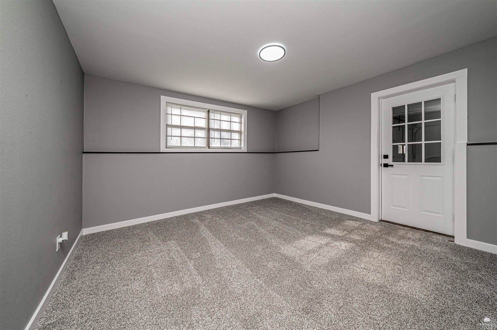 3214 Rolling Hills Drive, Milford, KS 66514