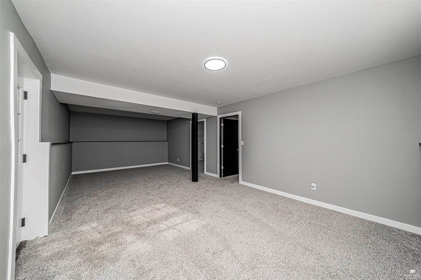 3214 Rolling Hills Drive, Milford, KS 66514