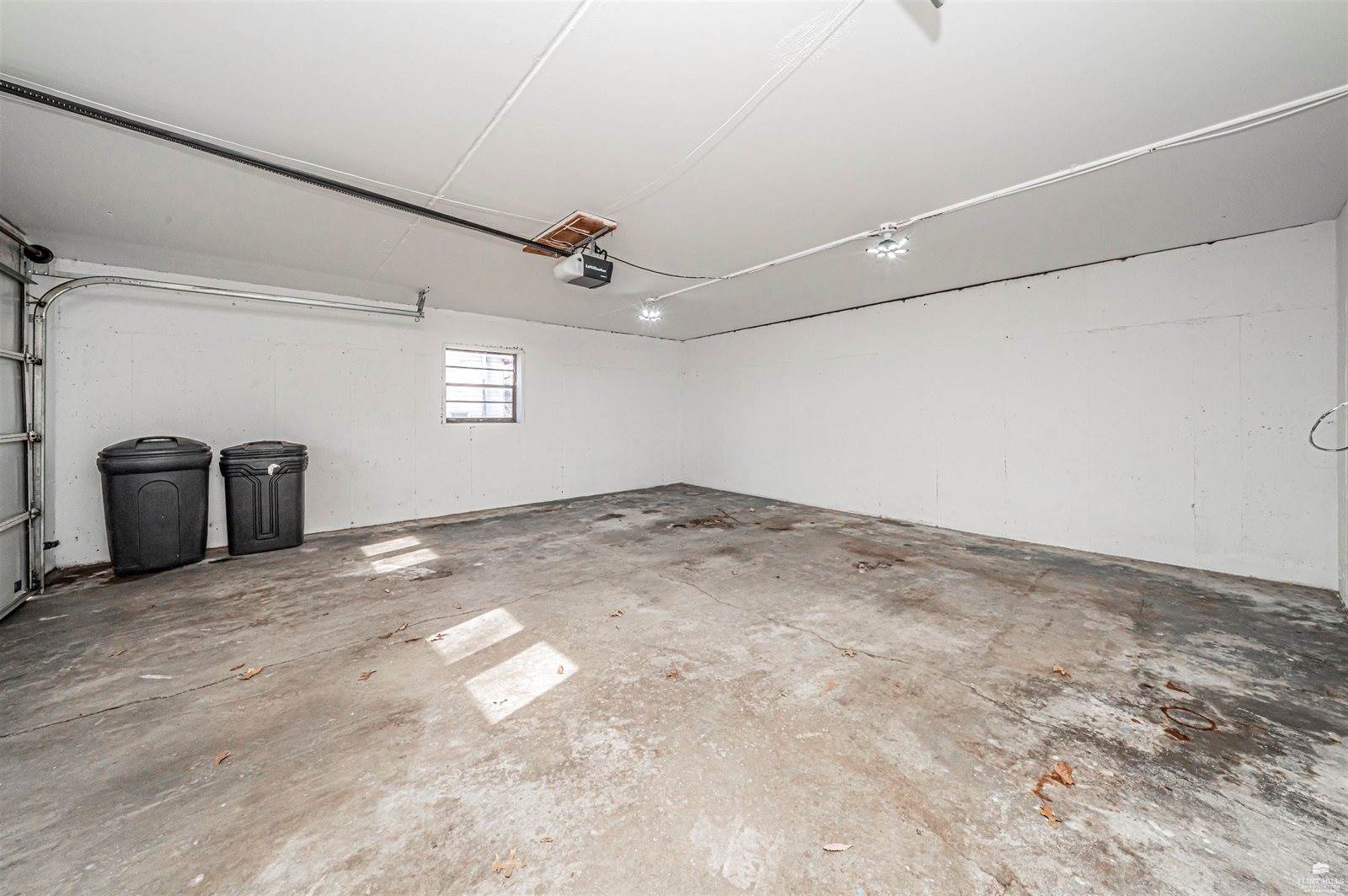 3214 Rolling Hills Drive, Milford, KS 66514