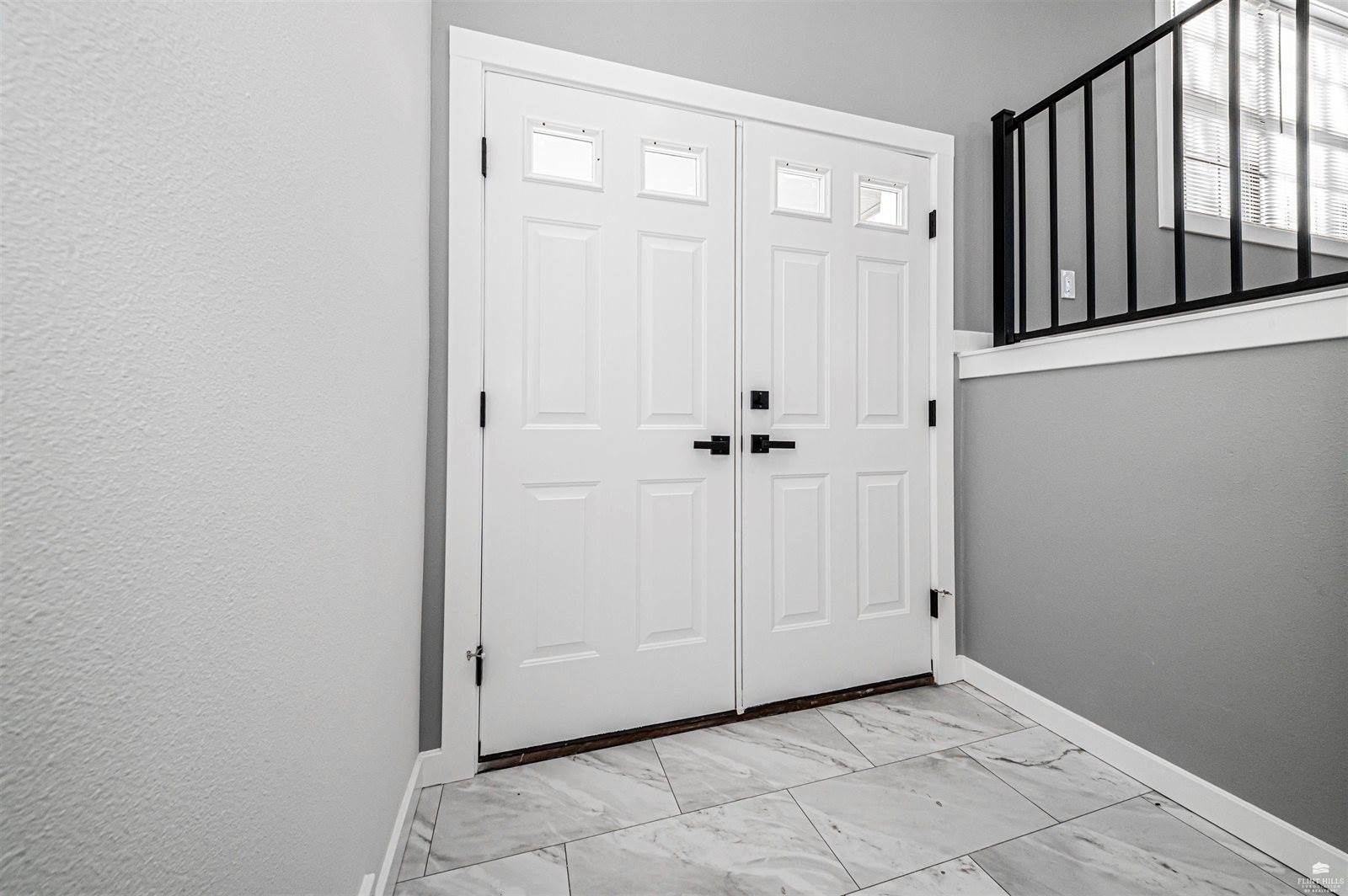 3214 Rolling Hills Drive, Milford, KS 66514