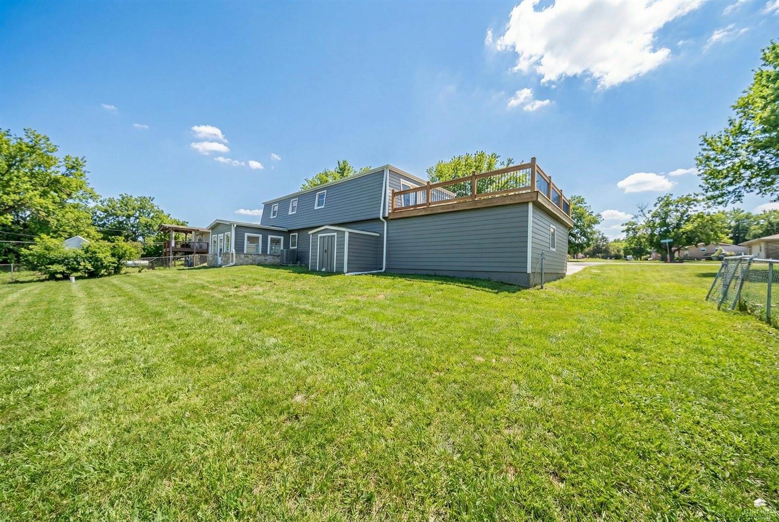 3214 Rolling Hills Drive, Milford, KS 66514