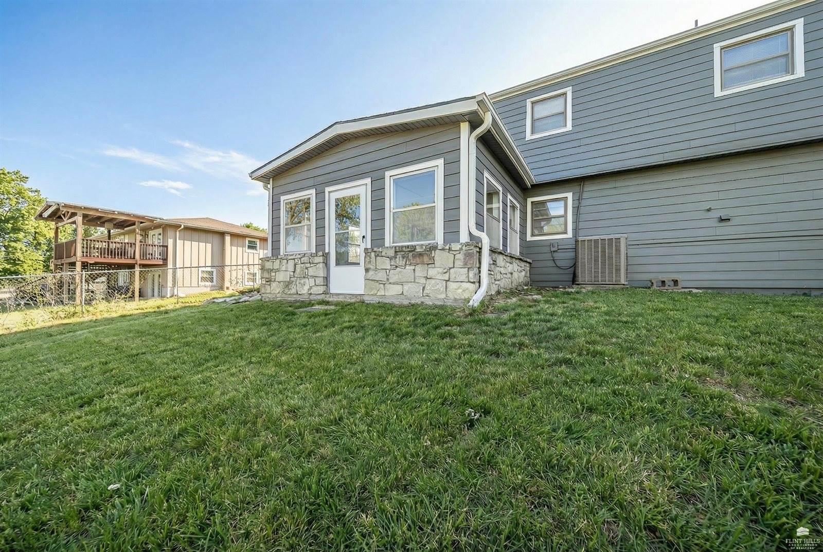 3214 Rolling Hills Drive, Milford, KS 66514