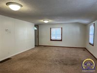 728 NE Kellam AVE, Topeka, KS 66616