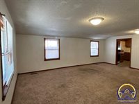 728 NE Kellam AVE, Topeka, KS 66616