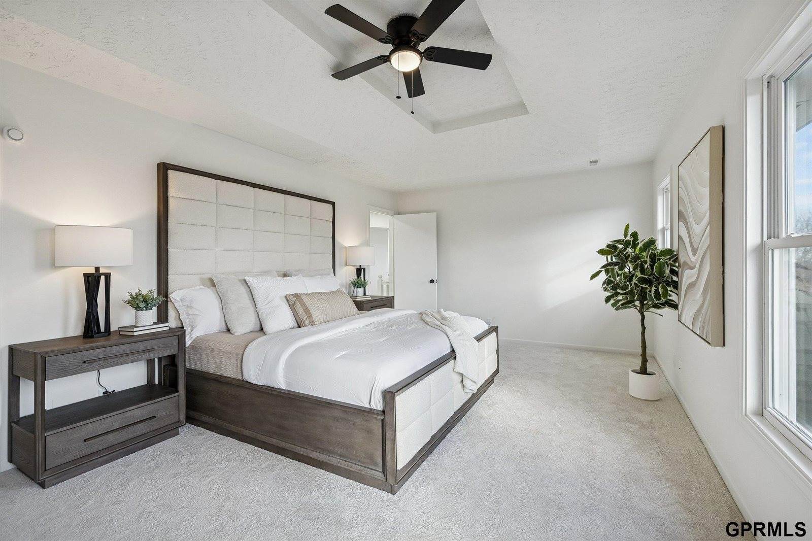 6514 North 104 Street, Omaha, NE 68122