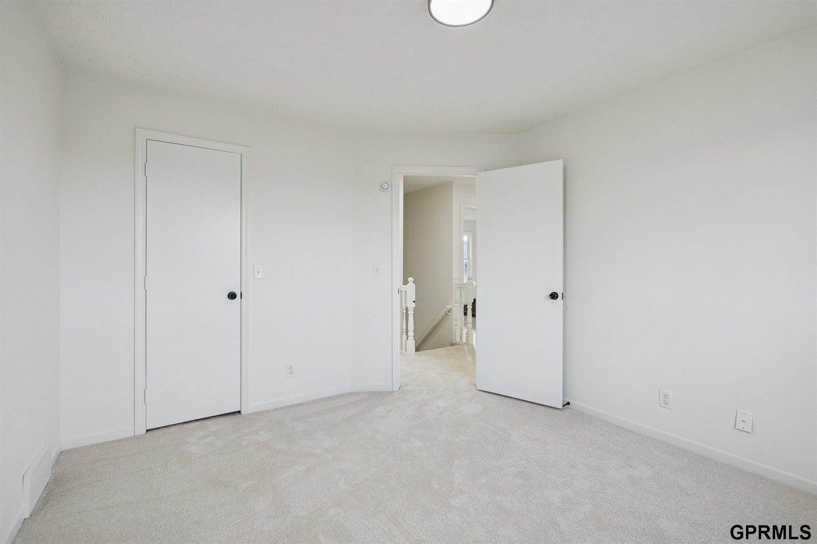 6514 North 104 Street, Omaha, NE 68122