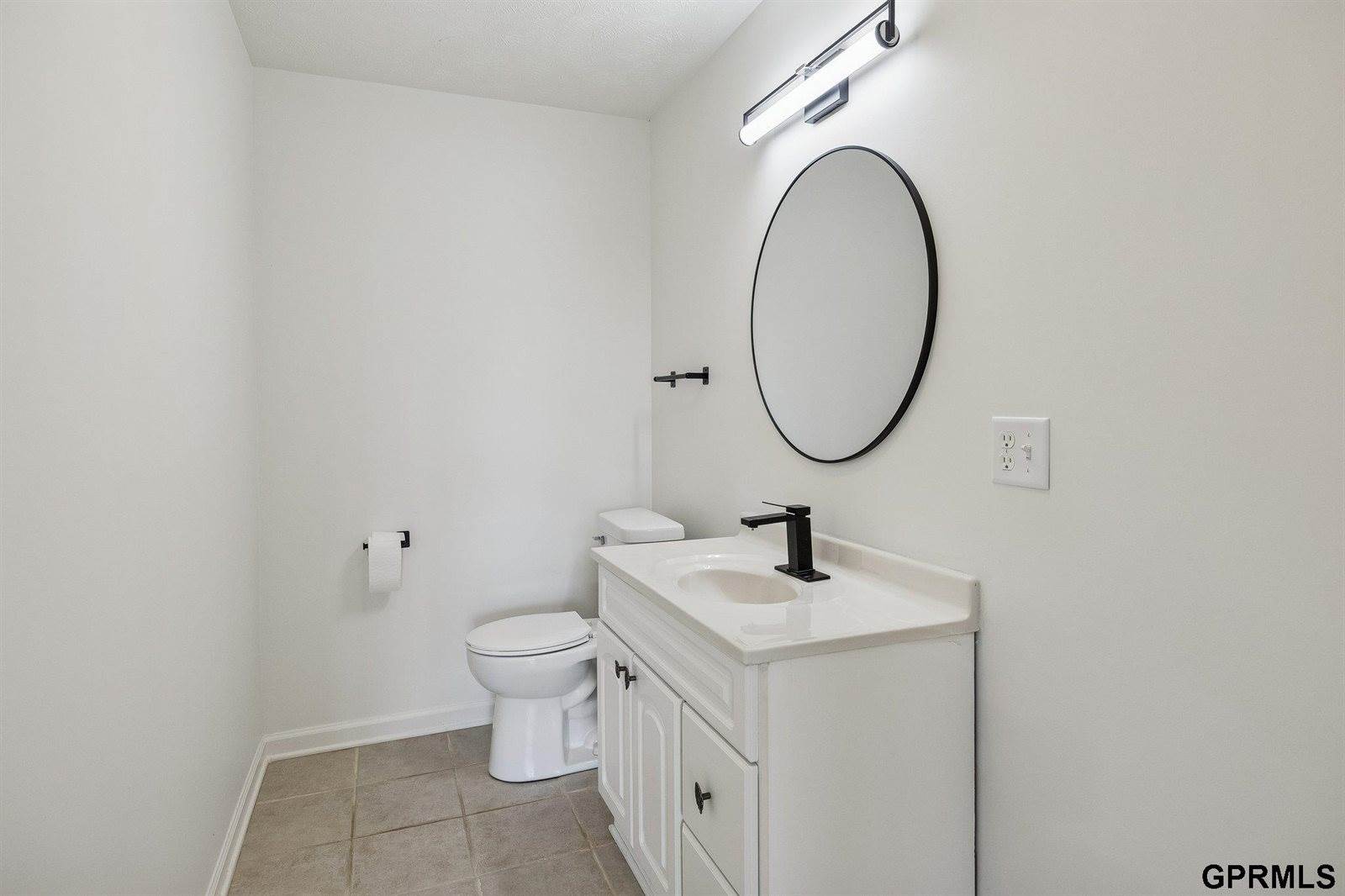 6514 North 104 Street, Omaha, NE 68122