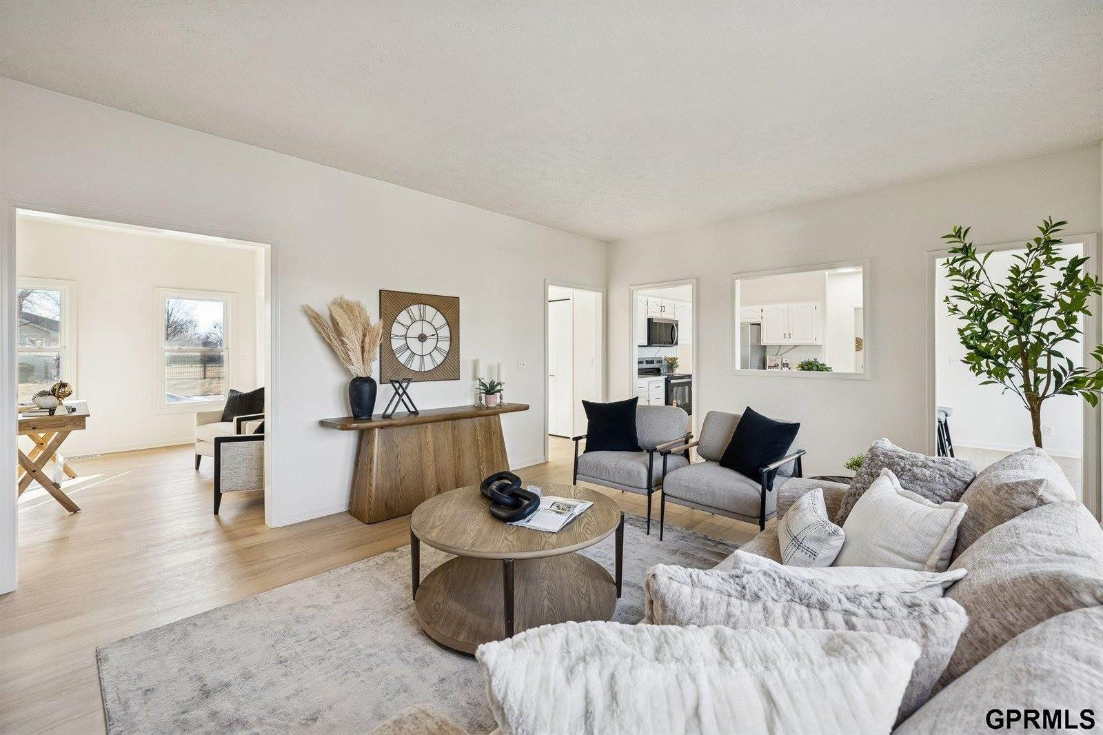 6514 North 104 Street, Omaha, NE 68122